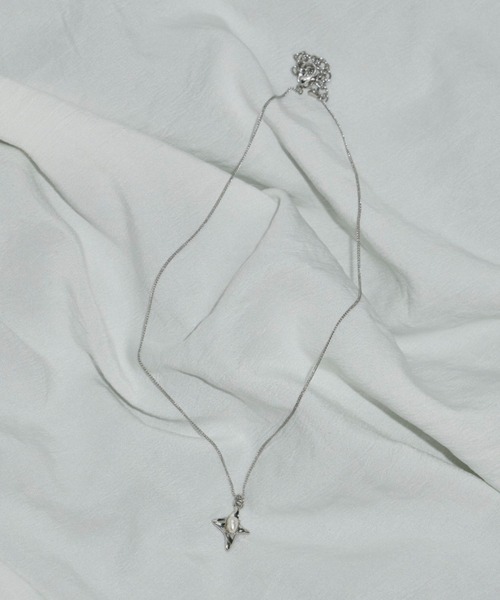 GIUNON（ジウノン）の「hand formed diamond necklace / ハンドフォームダイヤモンドネックレス（ネックレス・レディース・シルバー・FREE）」の5枚目の写真