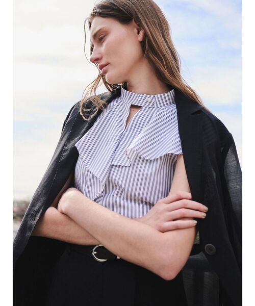 TONAL（トーナル）の「アシメフリルハイネックブラウス（シャツ/ブラウス・レディース・アイボリー/オフホワイト/ブルー・MEDIUM）」の3枚目の写真