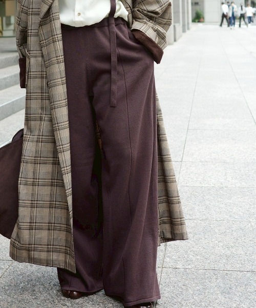 ETRE TOKYO(エトレトウキョウ)の「【ZOZO限定カラー!】コットンリネンニットサスパンツ(その他パンツ・レディース・ブラウン/ベージュ/ネイビー・S/M)」の4枚目の写真