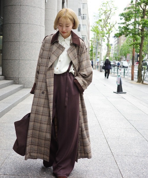 ETRE TOKYO(エトレトウキョウ)の「【ZOZO限定カラー!】コットンリネンニットサスパンツ(その他パンツ・レディース・ブラウン/ベージュ/ネイビー・S/M)」の5枚目の写真