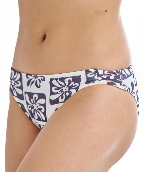 BILLABONG（ビラボン）の「BILLABONG レディース INNER WIRE CUP BRALETTE BIKINI 水着 【2025年夏モデル】/ビラボン総柄ビキニ(水着)（水着・レディース・ホワイト×ブラック/マルチ/スカイブルー・MEDIUM/LARGE）」の15枚目の写真