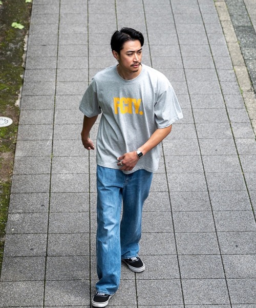 FCTY.(エフシーティーワイ)の「FCTY.グラフィックショートスリーブTEE(Tシャツ/カットソー・メンズ・グレー/ホワイト/ブルー・MEDIUM/LARGE)」の6枚目の写真