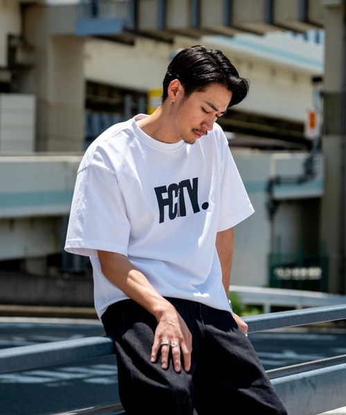 FCTY.(エフシーティーワイ)の「FCTY.グラフィックショートスリーブTEE(Tシャツ/カットソー・メンズ・グレー/ホワイト/ブルー・MEDIUM/LARGE)」の7枚目の写真