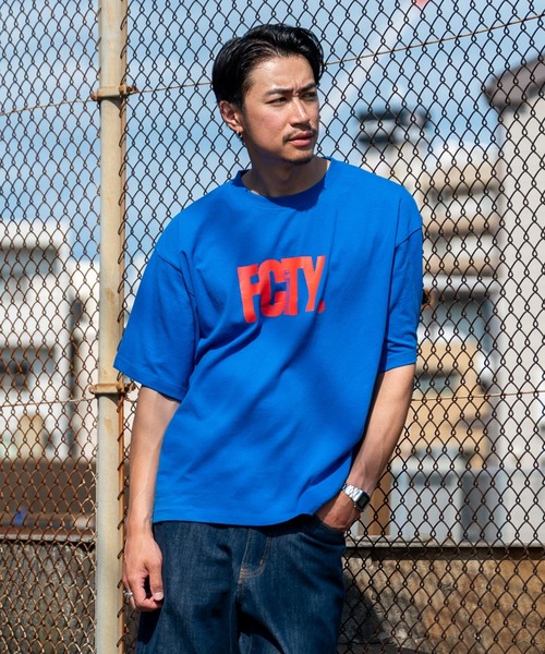 FCTY.(エフシーティーワイ)の「FCTY.グラフィックショートスリーブTEE(Tシャツ/カットソー・メンズ・グレー/ホワイト/ブルー・MEDIUM/LARGE)」の9枚目の写真