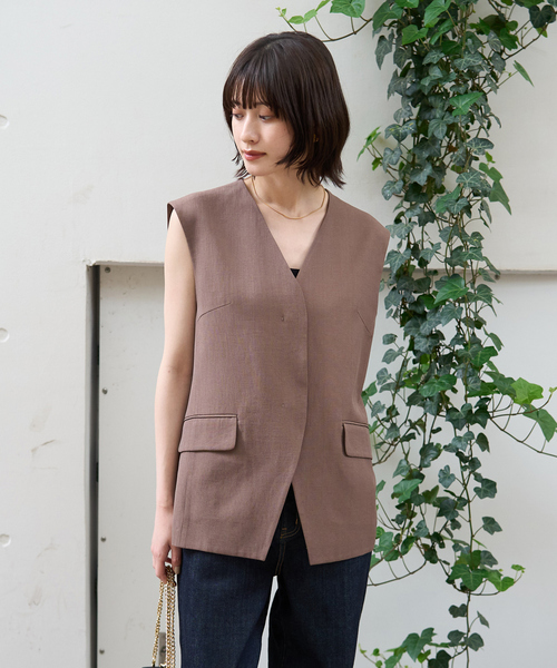 Rouge vif Anna(ルージュヴィフアンナ)の「リネン混サマーノーカラージレベスト(ベスト・レディース・ホワイト/ブラウン・フリー)」の5枚目の写真