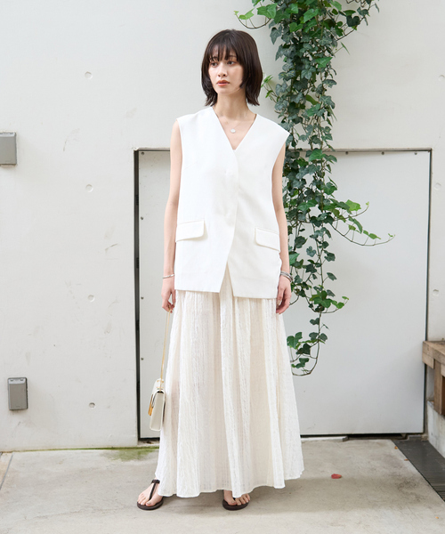 Rouge vif Anna(ルージュヴィフアンナ)の「リネン混サマーノーカラージレベスト(ベスト・レディース・ホワイト/ブラウン・フリー)」の15枚目の写真