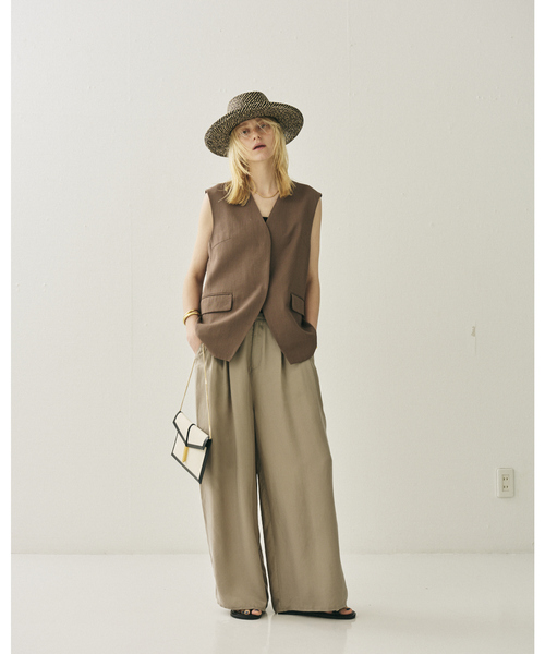 Rouge vif Anna(ルージュヴィフアンナ)の「リネン混サマーノーカラージレベスト(ベスト・レディース・ホワイト/ブラウン・フリー)」の22枚目の写真