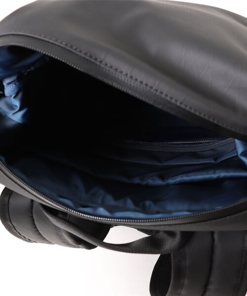 ZERO HALLIBURTON（ゼロハリバートン）の「レキシントン2 デイパック B4ファイル収納 14.0インチPC収納 81475（バックパック/リュック・メンズ・ブラック・FREE）」の4枚目の写真