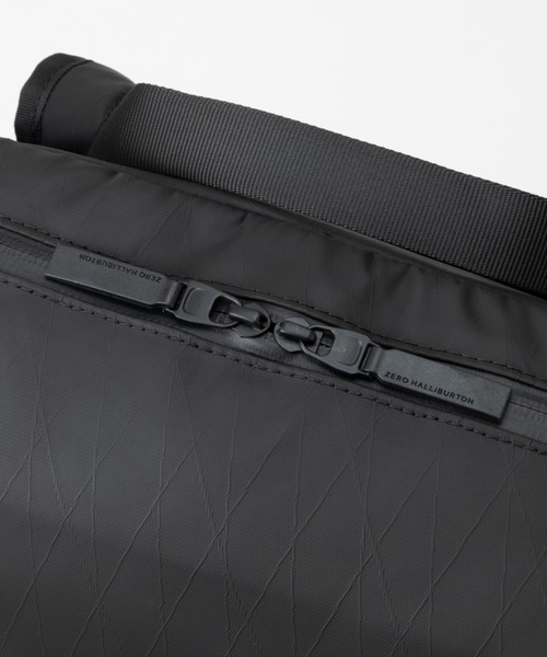 ZERO HALLIBURTON（ゼロハリバートン）の「レキシントン2 デイパック B4ファイル収納 14.0インチPC収納 81475（バックパック/リュック・メンズ・ブラック・FREE）」の10枚目の写真