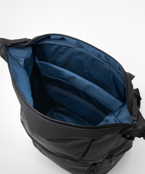 ZERO HALLIBURTON（ゼロハリバートン）の「レキシントン2 デイパック B4ファイル収納 14.0インチPC収納 81475（バックパック/リュック・メンズ・ブラック・FREE）」の17枚目の写真
