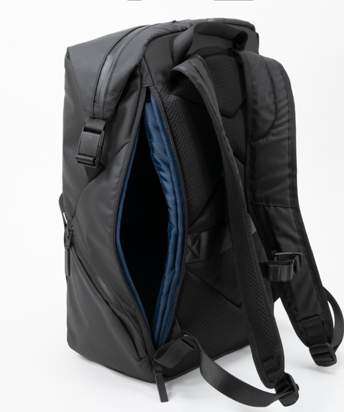 ZERO HALLIBURTON（ゼロハリバートン）の「レキシントン2 デイパック B4ファイル収納 14.0インチPC収納 81475（バックパック/リュック・メンズ・ブラック・FREE）」の18枚目の写真