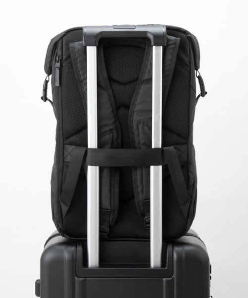 ZERO HALLIBURTON（ゼロハリバートン）の「レキシントン2 デイパック B4ファイル収納 14.0インチPC収納 81475（バックパック/リュック・メンズ・ブラック・FREE）」の19枚目の写真