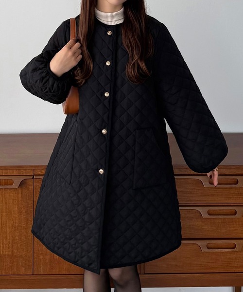 callautia（カラウティア）の「金ボタンノーカラーキルティングコート（ノーカラーコート・レディース・モカ/ブラック/アイボリー・SMALL/MEDIUM/LARGE）」の4枚目の写真