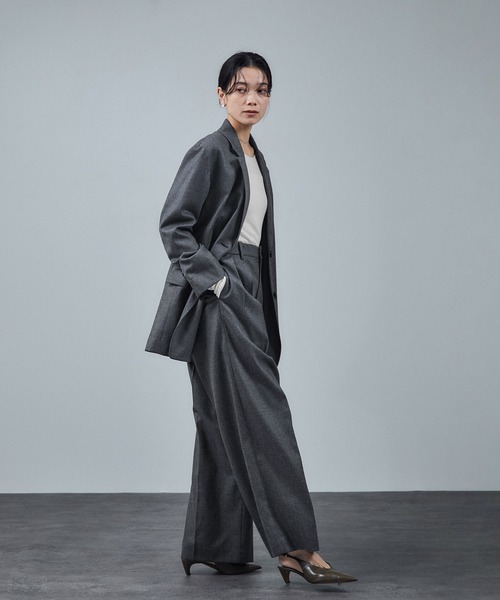 SALON adam et rope'(サロン アダム エ ロペ)の「ウールタックワイドパンツ / セットアップ対応(スラックス・レディース・グレー/チャコールグレー/ダークブラウン・M/S/X-SMALL)」の11枚目の写真