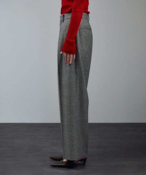 SALON adam et rope'(サロン アダム エ ロペ)の「ウールタックワイドパンツ / セットアップ対応(スラックス・レディース・グレー/チャコールグレー/ダークブラウン・M/S/X-SMALL)」の18枚目の写真