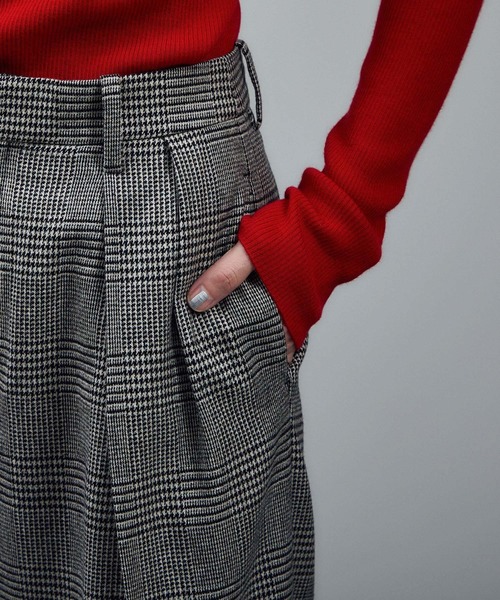 SALON adam et rope'(サロン アダム エ ロペ)の「ウールタックワイドパンツ / セットアップ対応(スラックス・レディース・グレー/チャコールグレー/ダークブラウン・M/S/X-SMALL)」の21枚目の写真