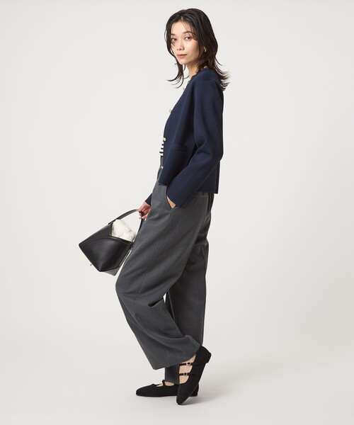 green label relaxing(グリーンレーベルリラクシング)の「フォルム ゴールドカラーボタン ニット カーディガン ウォッシャブル(カーディガン/ボレロ・レディース・オフホワイト/レッド/ネイビー・FREE)」の17枚目の写真