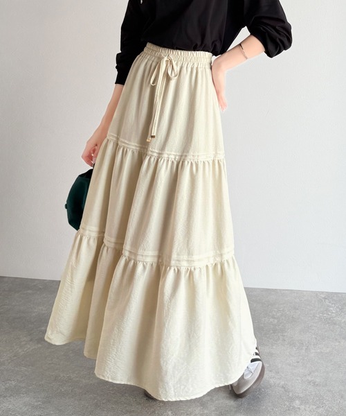 classicalelf(クラシカルエルフ)の「ラクして華やぐ主役級。ガーデンコア3段ティアードスカート(ロング丈)(スカート・レディース・ブラック/アイボリー/チャコール/ブラウン・X-LARGE/SMALL/MEDIUM/LARGE)」の7枚目の写真