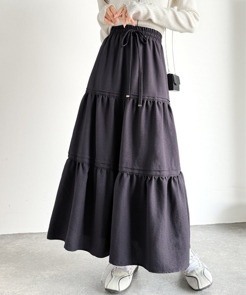 classicalelf(クラシカルエルフ)の「ラクして華やぐ主役級。ガーデンコア3段ティアードスカート(ロング丈)(スカート・レディース・ブラック/アイボリー/チャコール/ブラウン・X-LARGE/SMALL/MEDIUM/LARGE)」の15枚目の写真