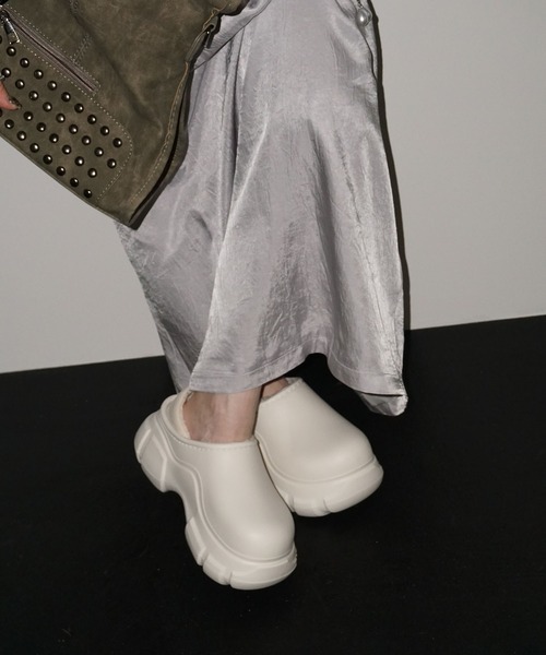 chuclla(チュクラ)の「インナーボア クロッグシューズ chs25a004(その他シューズ・レディース・ブラック/ホワイト・S/M/L)」の9枚目の写真