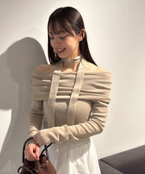 FRAY I.D（フレイアイディー）の「ウールアクリルオフショルプルオーバーニット（ニット/セーター・レディース・ベージュ/ブラック/ブルー・F）」の22枚目の写真