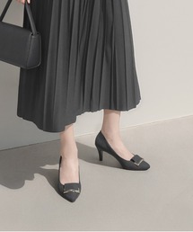 MAMIAN（マミアン）の「アーモンドトゥ リボンバックル パンプス (7.0cmヒール)（パンプス）」