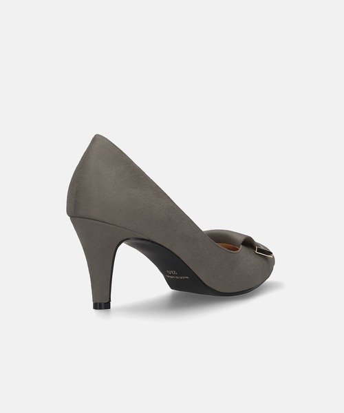 MAMIAN（マミアン）の「アーモンドトゥ リボンバックル パンプス (7.0cmヒール)（パンプス・レディース・ネイビー/ベージュ/ブラック/チャコールグレー/グレイッシュベージュ/ブラック系その他・24.5cm/24.0cm/23.5cm/23.0cm/22.5cm/22.0cm）」の17枚目の写真