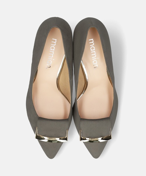 MAMIAN（マミアン）の「アーモンドトゥ リボンバックル パンプス (7.0cmヒール)（パンプス・レディース・ネイビー/ベージュ/ブラック/チャコールグレー/グレイッシュベージュ/ブラック系その他・24.5cm/24.0cm/23.5cm/23.0cm/22.5cm/22.0cm）」の18枚目の写真