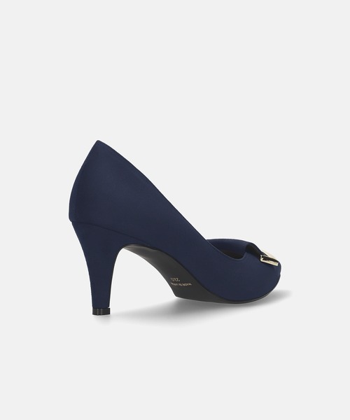 MAMIAN（マミアン）の「アーモンドトゥ リボンバックル パンプス (7.0cmヒール)（パンプス・レディース・ネイビー/ベージュ/ブラック/チャコールグレー/グレイッシュベージュ/ブラック系その他・24.5cm/24.0cm/23.5cm/23.0cm/22.5cm/22.0cm）」の11枚目の写真