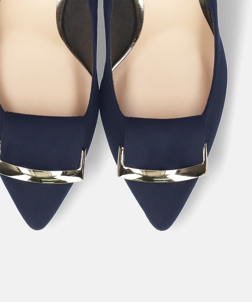 MAMIAN（マミアン）の「アーモンドトゥ リボンバックル パンプス (7.0cmヒール)（パンプス・レディース・ネイビー/ベージュ/ブラック/チャコールグレー/グレイッシュベージュ/ブラック系その他・24.5cm/24.0cm/23.5cm/23.0cm/22.5cm/22.0cm）」の7枚目の写真