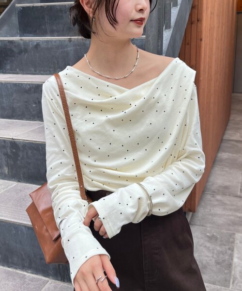 yuthentic ステッチオフショルダーTシャツアイボリー ☆aespa ウィンター 着用！！【YUTHENTIC】ステッチ オフ