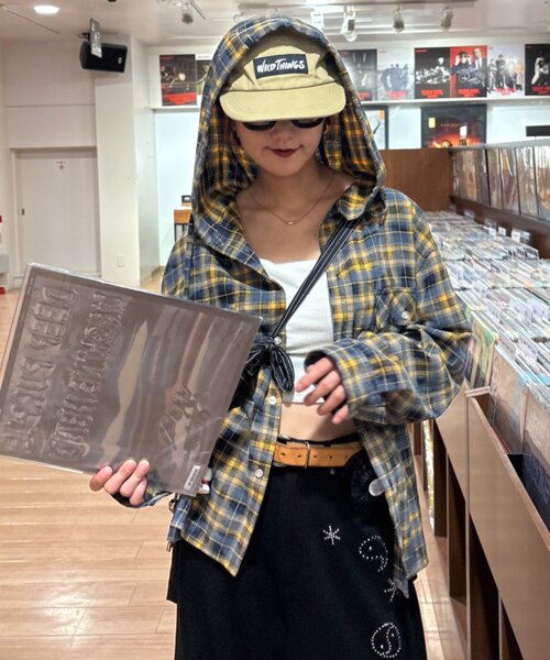 CIAOPANIC TYPY（チャオパニックティピー）の「【アソート加工/ジャケット見え◎】【UNISEX】フード付きチェックシャツ（シャツ/ブラウス・レディース・ネイビー/グレー/イエロー/グリーン・MEDIUM/LARGE）」の5枚目の写真