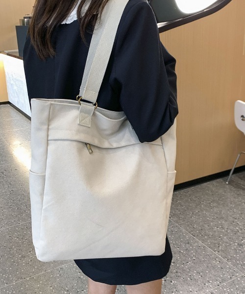 VIBGYOR(ヴィブジョー)の「【IZU】 シンプルキャンバストートバッグ/A4収納可/ユニセックス対応(トートバッグ・レディース・ブラック/ホワイト/ベージュ・FREE)」の2枚目の写真