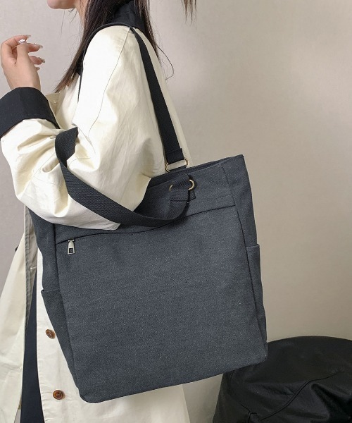 VIBGYOR(ヴィブジョー)の「【IZU】 シンプルキャンバストートバッグ/A4収納可/ユニセックス対応(トートバッグ・レディース・ブラック/ホワイト/ベージュ・FREE)」の3枚目の写真