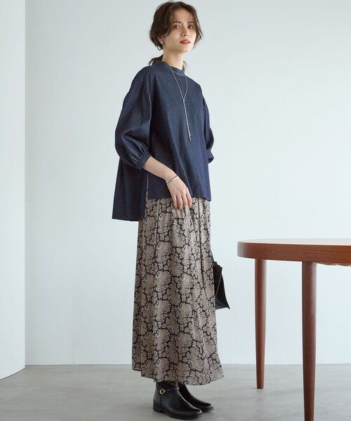 23区(ニジュウサンク)の「【SLOW/一部店舗限定】ライトオンス デニム バックリボン ブラウス(シャツ/ブラウス・レディース・ネイビー系/ダルブルー系・32)」の11枚目の写真