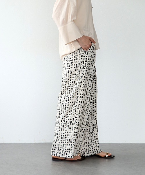 Jines（ジネス）の「Deveauxラメ入りプリントワイドパンツ（その他パンツ・レディース・ホワイト/ブラック・38）」の5枚目の写真