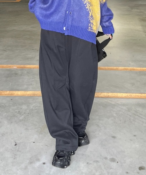RODEO CROWNS WIDE BOWL（ロデオクラウンズワイドボウル）の「SHARE バレルスウェットパンツ（スウェットパンツ・レディース・ブラック/グレー×ホワイト/ブラウン/レッド・MEDIUM/LARGE）」の2枚目の写真