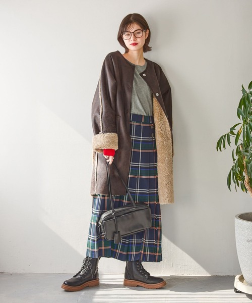 niko and...（ニコアンド）の「リバーシブルフェイクムートンコート（ムートンコート・レディース・ダークブラウン/ブラック・FREE）」の4枚目の写真