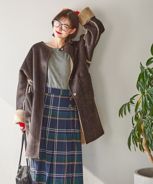 niko and...（ニコアンド）の「リバーシブルフェイクムートンコート（ムートンコート・レディース・ダークブラウン/ブラック・FREE）」の5枚目の写真