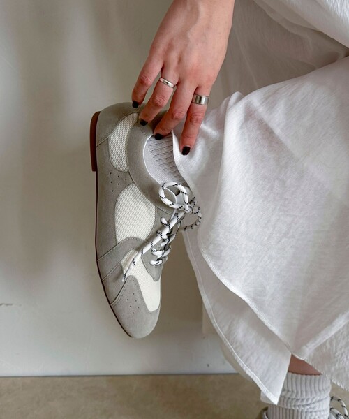 fredy emue（フレディエミュ）の「スマートメッシュスニーカー（スニーカー・レディース・ライトグレー/ブラック・L/M/S）」の8枚目の写真