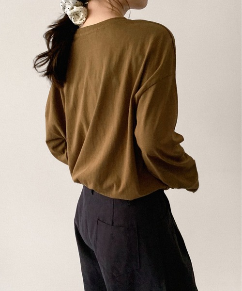 on:nue（オンニュ）の「【on:nue】[着用動画あり！/選べる6色展開] ラウンドネックロングスリーブTシャツ（Tシャツ/カットソー・レディース・アイボリー/ネイビー/ホワイト/グレー/カーキ/ブラック・FREE）」の7枚目の写真