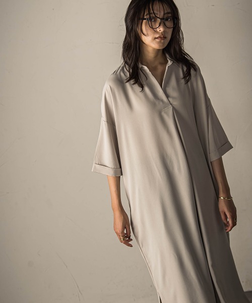 MAYSON GREY（メイソングレイ）の「【WEB限定】スキッパーチュニックワンピース≪洗濯機で洗える≫（ワンピース・レディース・ベージュ/チャコールグレー/ブラック・M）」の5枚目の写真