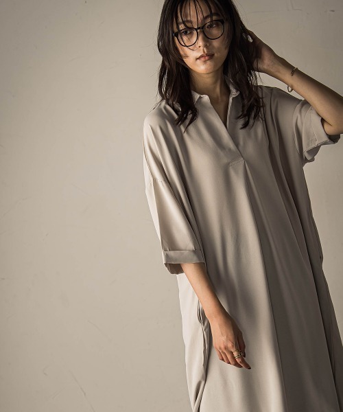 MAYSON GREY（メイソングレイ）の「【WEB限定】スキッパーチュニックワンピース≪洗濯機で洗える≫（ワンピース・レディース・ベージュ/チャコールグレー/ブラック・M）」の4枚目の写真