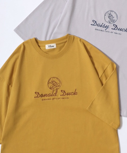 Disney(ディズニー)の「Disney/ディズニー ファミリープリント ワイドシルエット 7分袖Tシャツ(Tシャツ/カットソー・レディース・ネイビー/オフホワイト/ライトピンク/ミント/マスタード/グレイッシュベージュ/カーキ/グレー・M/L)」の1枚目の写真