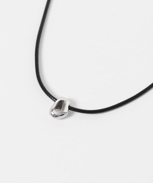 URBAN RESEARCH DOORS（アーバンリサーチドアーズ）の「メタルモチーフコードネックレス（ネックレス・レディース・シルバー・ONE）」の3枚目の写真