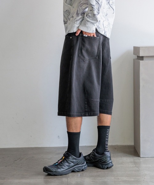 HEREIAM（ヘレイアム）の「【HEREIAM】ユニセックスサイズバリエ/Flexデニムクロップドショーツ（デニムパンツ・レディース・ブラック/インディゴブルー・S-M/M-L）」の3枚目の写真