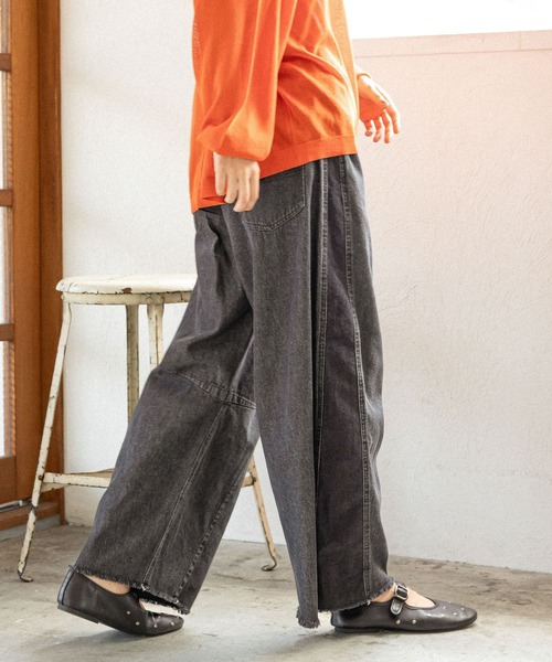 niko and...(ニコアンド)の「【一部店舗限定カラーあり】リメイク風コンビバレルパンツ(デニムパンツ・レディース・ブラック/アクア/ライトグレー/インディゴブルー/ライトブルー・MEDIUM/LARGE)」の2枚目の写真