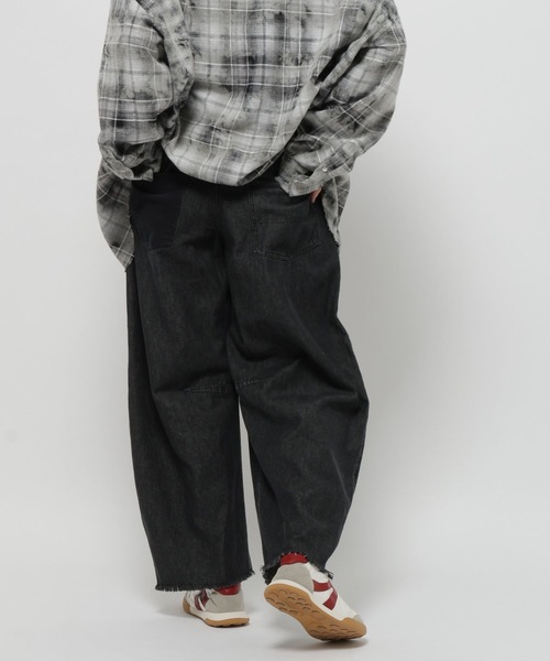 niko and...(ニコアンド)の「【一部店舗限定カラーあり】リメイク風コンビバレルパンツ(デニムパンツ・レディース・ブラック/アクア/ライトグレー/インディゴブルー/ライトブルー・MEDIUM/LARGE)」の7枚目の写真