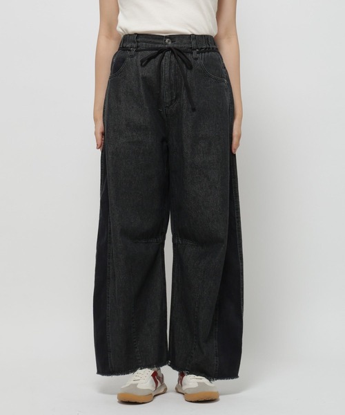 niko and...(ニコアンド)の「【一部店舗限定カラーあり】リメイク風コンビバレルパンツ(デニムパンツ・レディース・ブラック/アクア/ライトグレー/インディゴブルー/ライトブルー・MEDIUM/LARGE)」の14枚目の写真