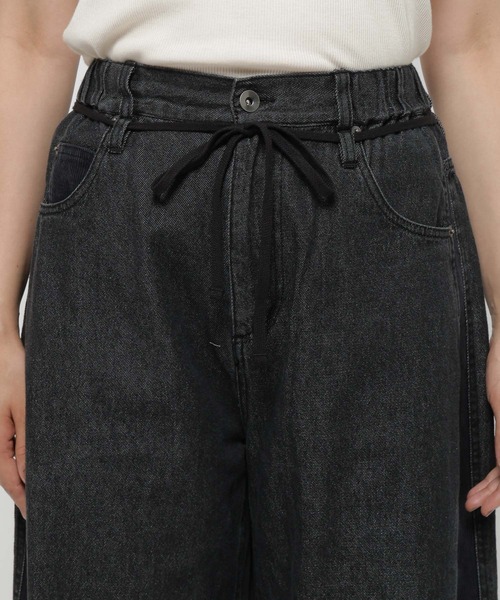 niko and...(ニコアンド)の「【一部店舗限定カラーあり】リメイク風コンビバレルパンツ(デニムパンツ・レディース・ブラック/アクア/ライトグレー/インディゴブルー/ライトブルー・MEDIUM/LARGE)」の17枚目の写真